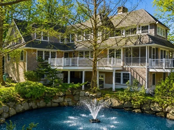 23 Whittier Rd, Marblehead, MA 01945