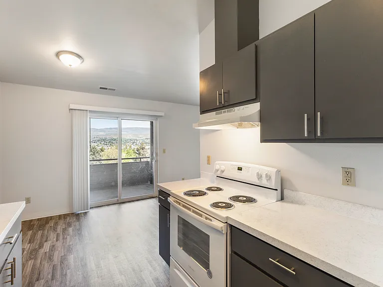 Aspen Heights Apartments — Photo 3