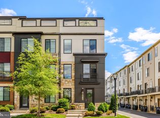 4819 Garden View Ln, Chantilly, VA 20151