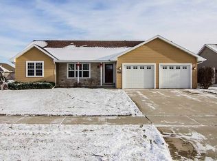 2183 W Melcorn Cir, De Pere, WI 54115