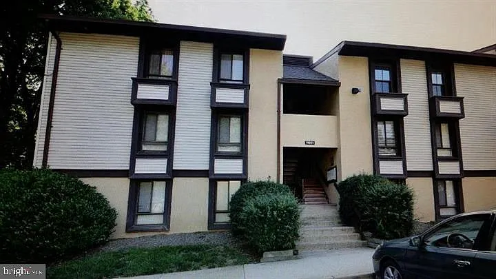 2 bed, 2.0 bath, 894 sqft, $2,100 — Photo 1
