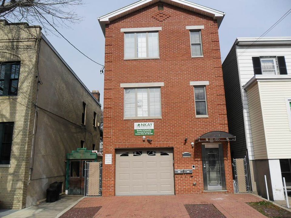 1st image of 106 Charles St