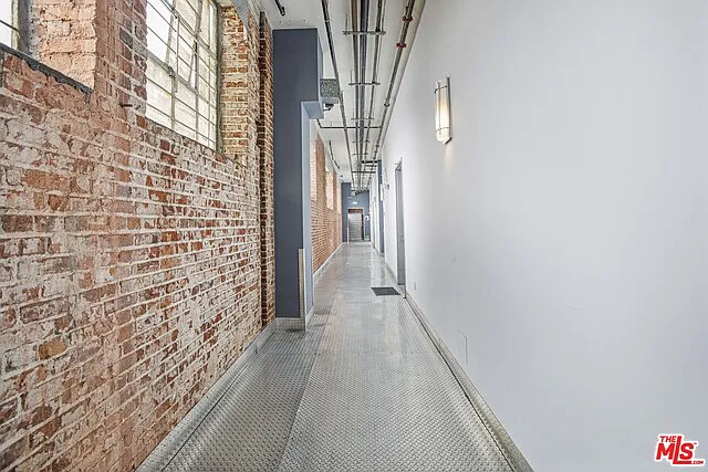 652 Mateo St #202 — Photo 8