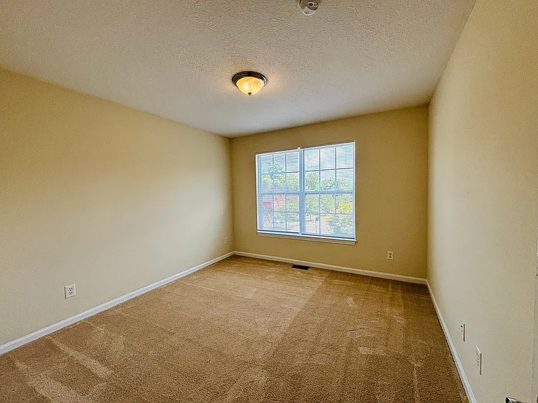 1725 Aden Ln — Photo 7