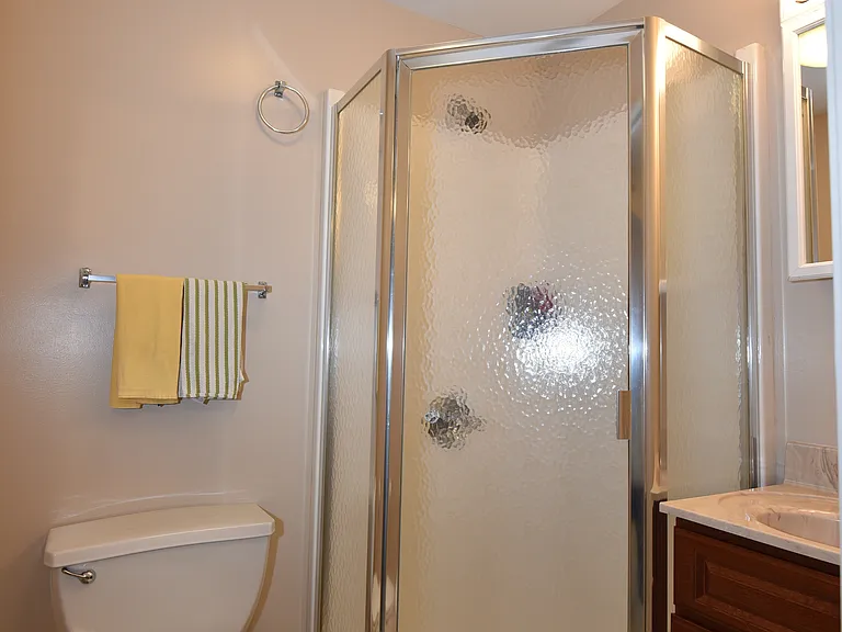 Burnham Place Apartments — Photo 53
