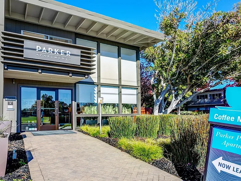 Leasing Office