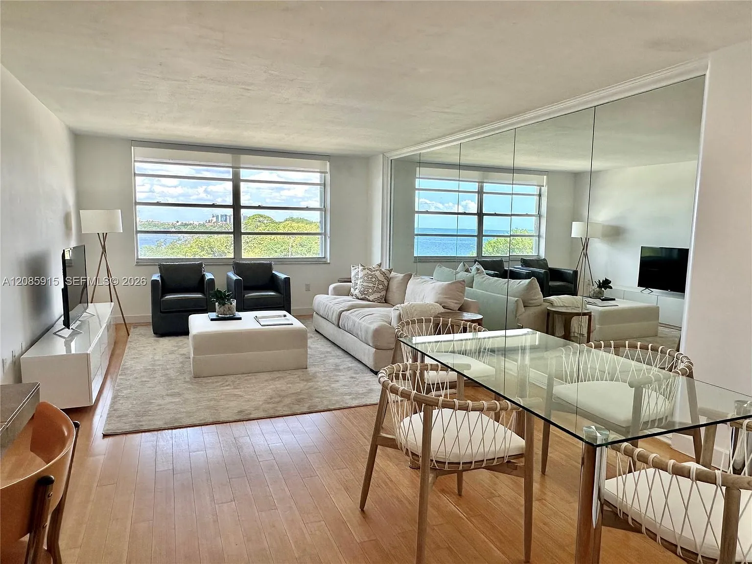 Brickell Biscayne Condo — Photo 1