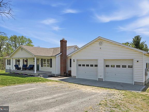 3rd image of 188 Marquis Ct