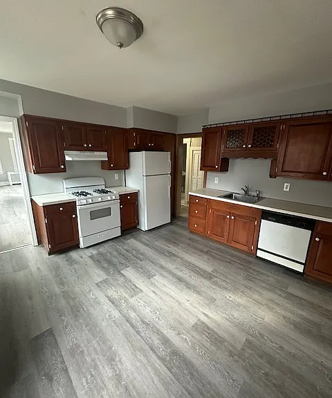 77 Alma St #2 — Photo 9