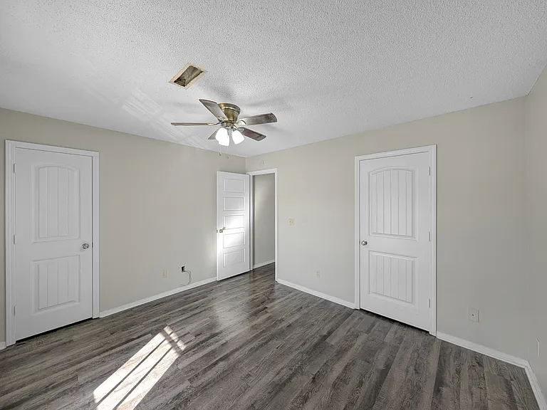2456 N Brophy Cir — Photo 7