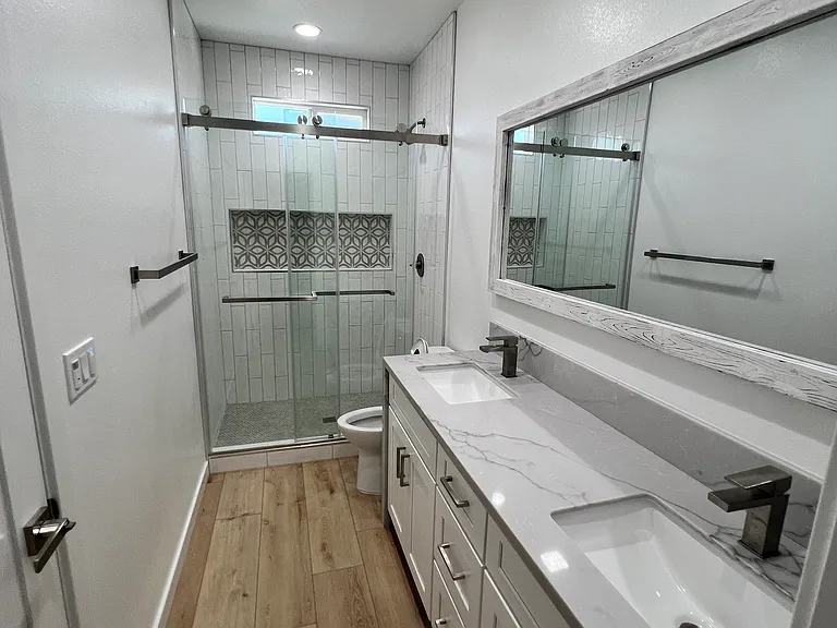 Master bedroom: Bathroom.