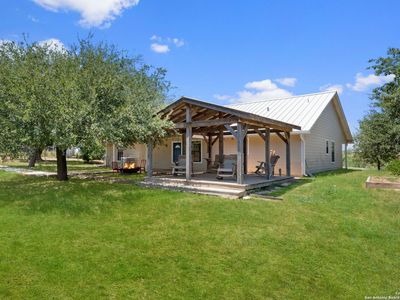 1227 CR 104, Floresville, TX, 78114