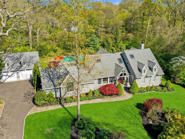 65 Brookhill Lane, Huntington, NY 11743
