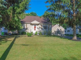 200 Sunnybrook Dr, North Syracuse, NY 13212