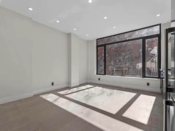 279 South Fifth Street image 1 of 15