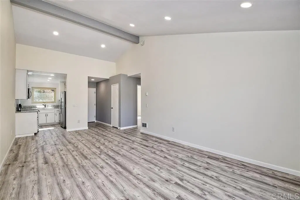 2 bed, 884 sqft, $3,500 — Photo 4