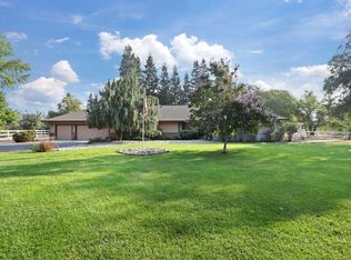 24542 N Meadow Creek Ct, Acampo, CA 95220