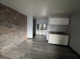 401 N. East Avenue - Columbus Micro Suites, Columbus, KS 66725