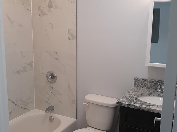 4th image of 629 E 222nd St #4R