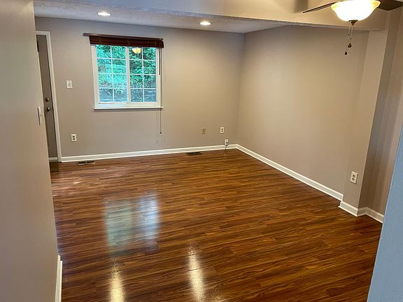 Living room/dining room