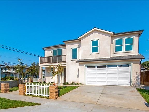 3rd image of 302 Cabrillo St