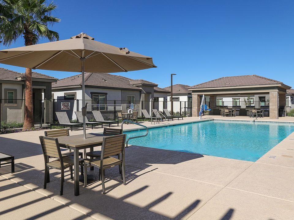 Hampton Edison Pool