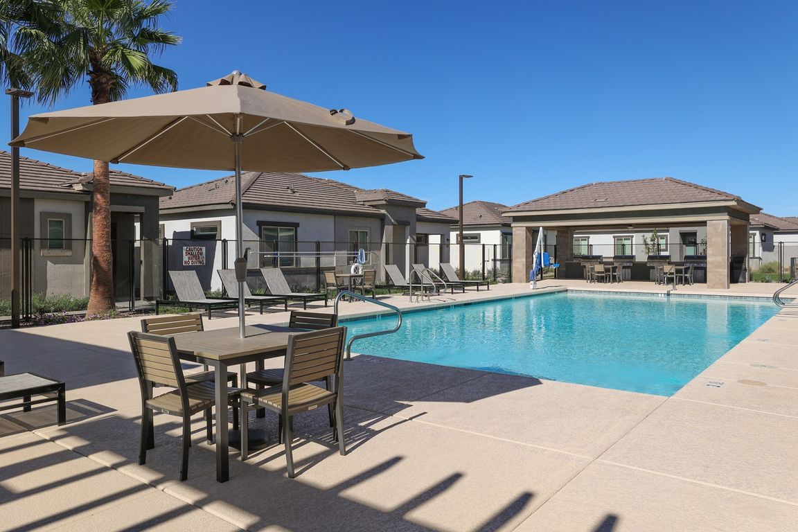 Hampton Edison Pool