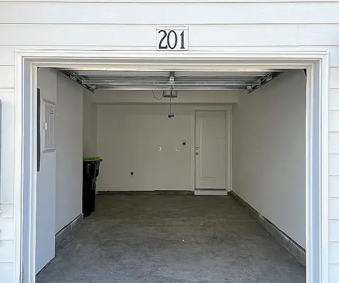 1232 S Person St #201 — Photo 28