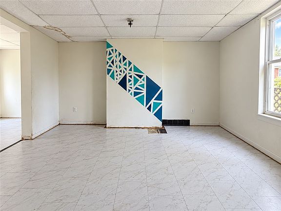 4th image of 1023 Sherman Ave