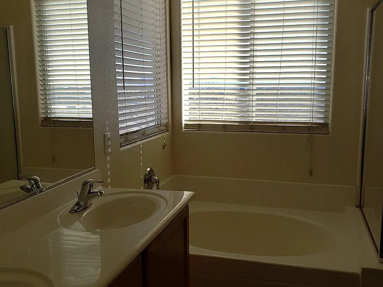 8904 Nautilus Vista Ct — Photo 30