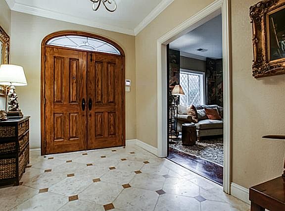 4th image of 7323 Tophill Ln