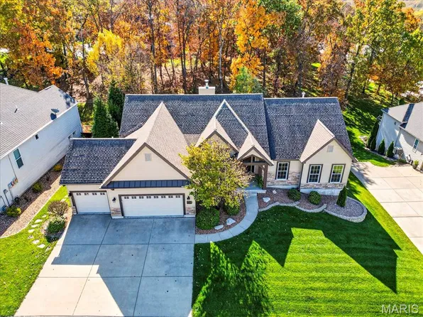 121 Woodspur Dr, Wentzville, MO 63385