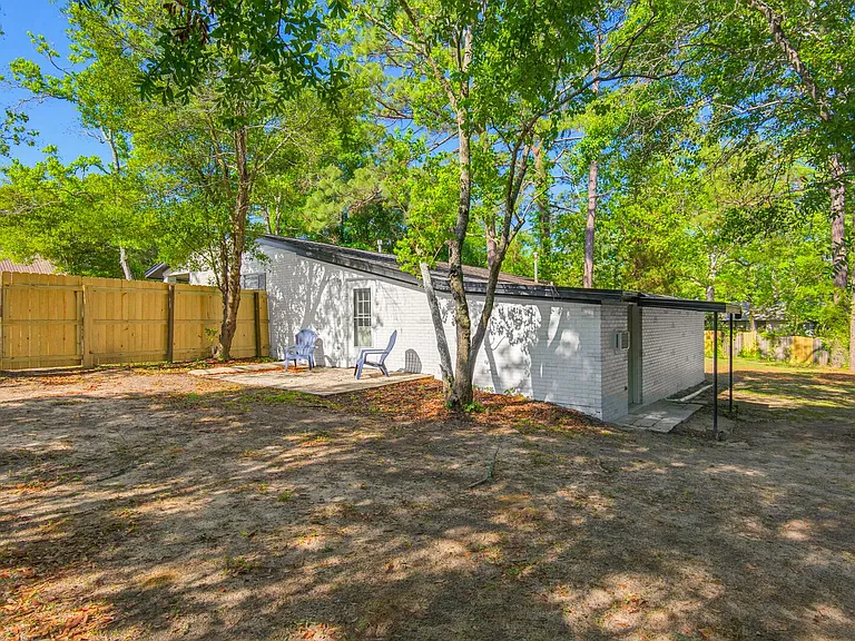 1095 Texas Pkwy — Photo 53