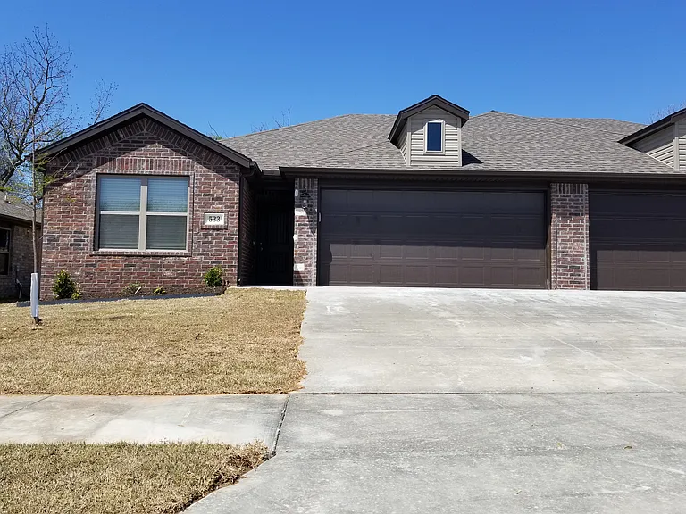 533 Vee St — Photo 6