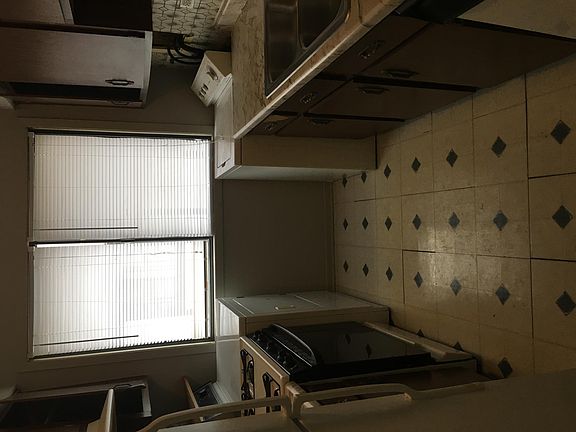 3rd image of 1465 Sacramento Dr
