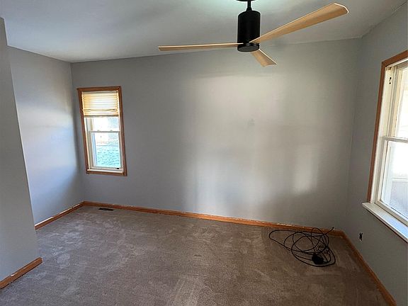 4th image of 3363 Parkwood Ave