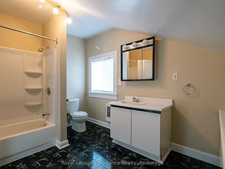 4 Highland Ave — Photo 17