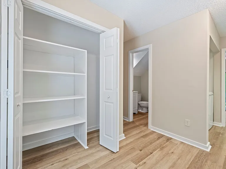 101 Walden Dr — Photo 6