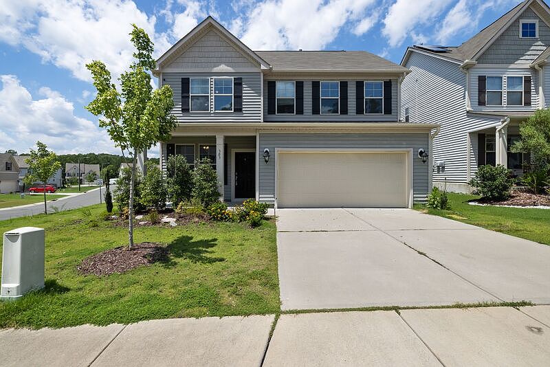 1st image of 303 Chestnut Oak Pl
