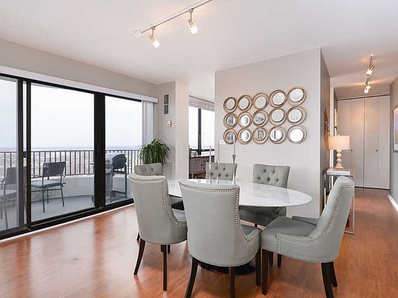 4th image of 2020 N Lincoln Park W APT 27M