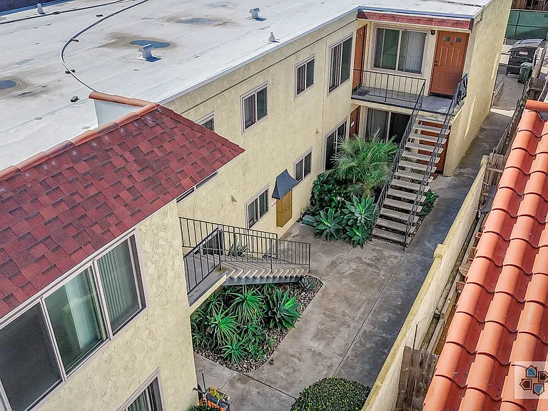 4345 Rialto St — Photo 24