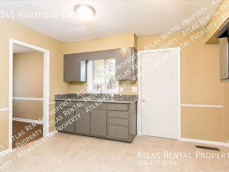 1341 Hartford Dr — Photo 15