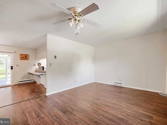 5th image of 523 Eckhart Dr