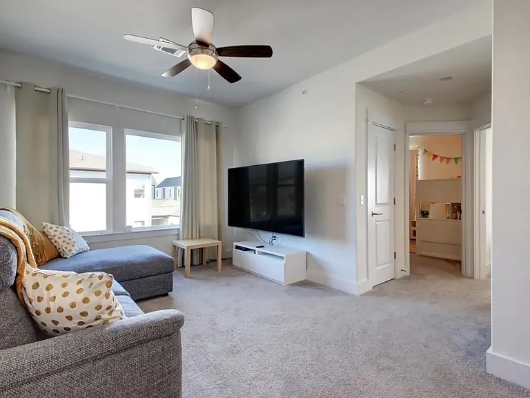 4711 Vaughan St — Photo 25