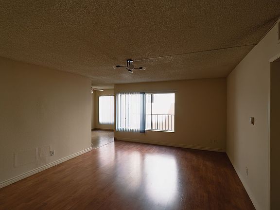 2nd image of 433 N Jackson St APT 104