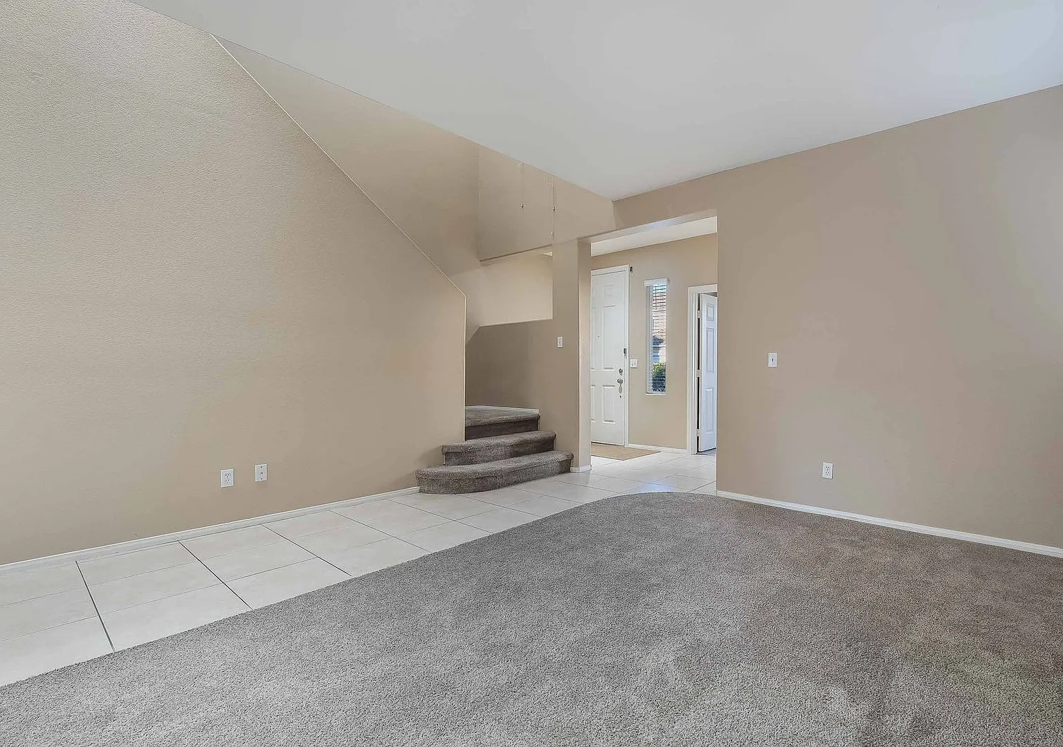 Spacious Silverado Ranch Home with a Flexible Floor Plan & Modern Finishes! — Photo 4