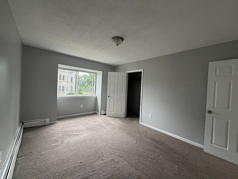 1054 Bank St #12F — Photo 13