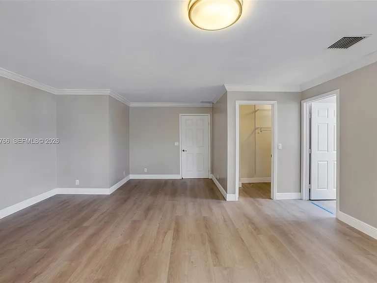 2929 SW 18th Ter — Photo 15