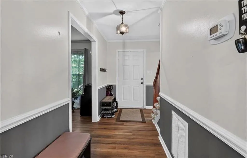 5 bed, 3.0 bath, 2583 sqft, $2,950 — Photo 3