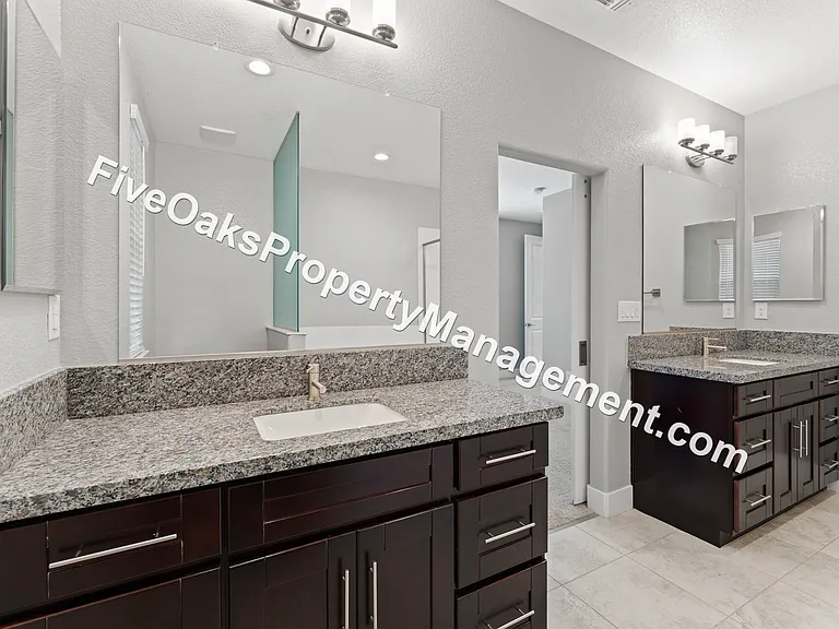 571 Willow Ridge Ct — Photo 15